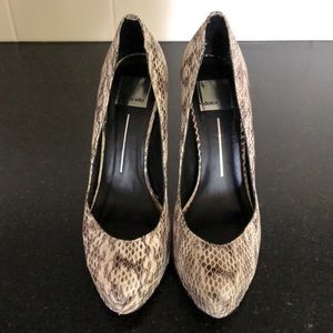 Dolce Vita Platform Pumps (7.5)
